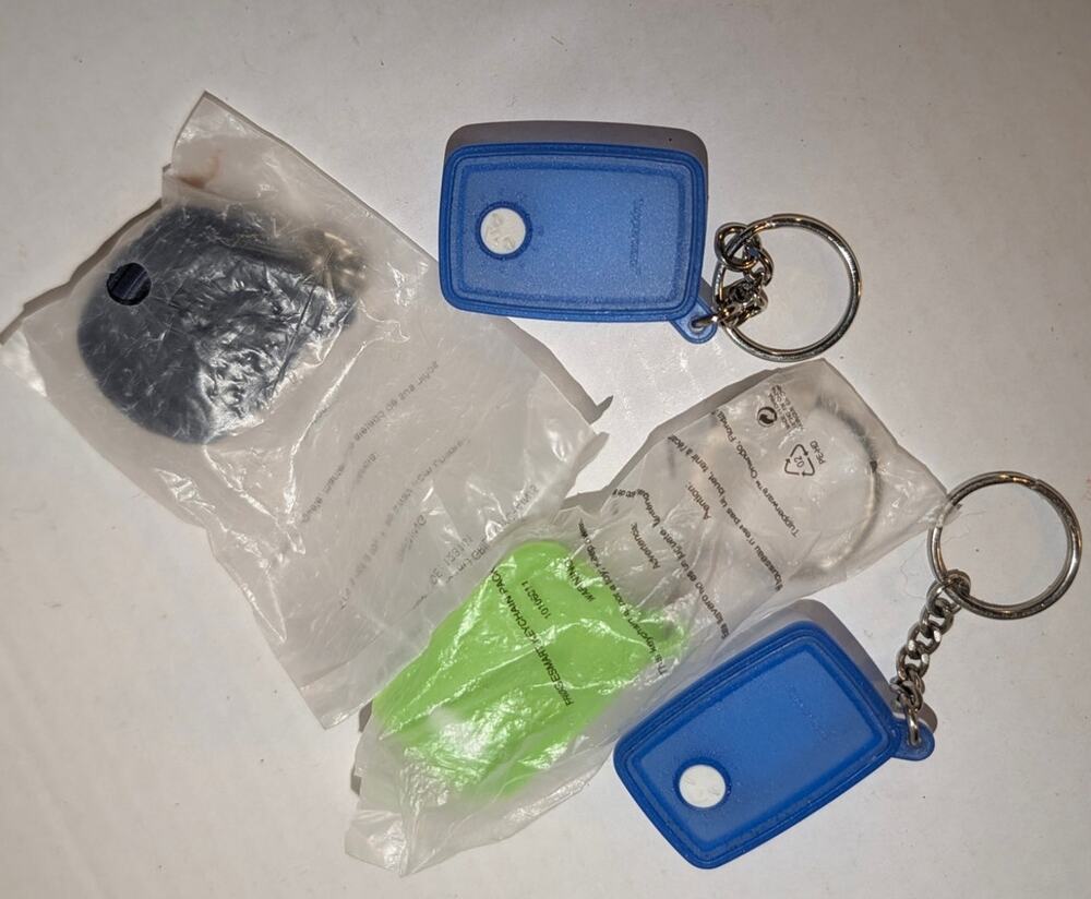 Lot 4 New Vtg Mini Tupperware Keychains Bowls lids Fridgesmart